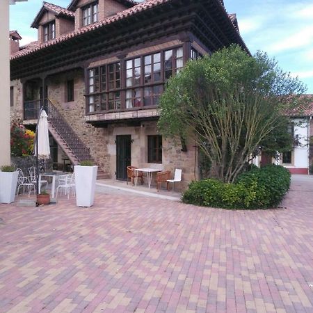 Apartamentos La Casona Ucieda Exterior foto