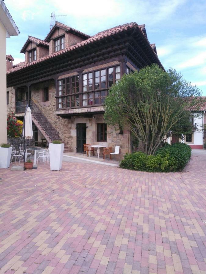 Apartamentos La Casona Ucieda Exterior foto